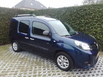 Transportista Furgoneta pequeña Renault Kangoo en Muno Bélgica