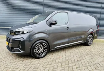 Transportista Furgoneta Opel Vivaro en Paris Francia